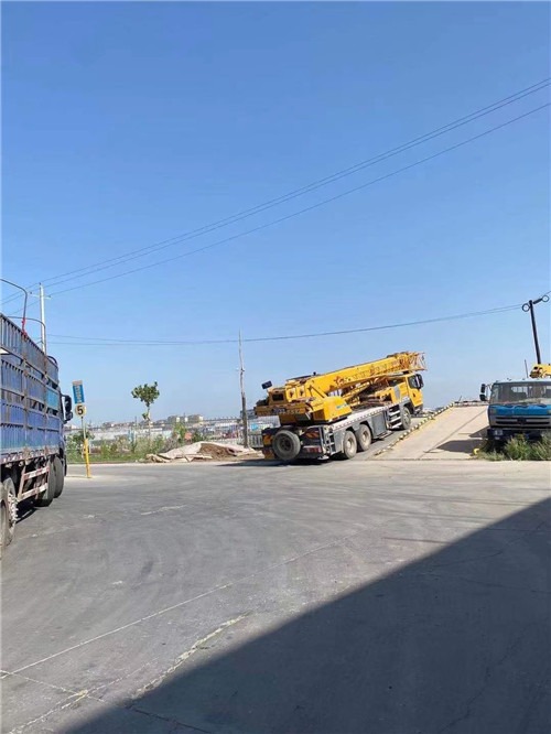 武汉市25吨吊车的租赁价格大概是多少？