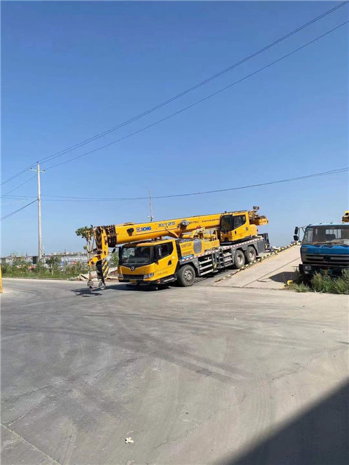 武汉市吊车作业时，可能会产生哪些额外收费项目？